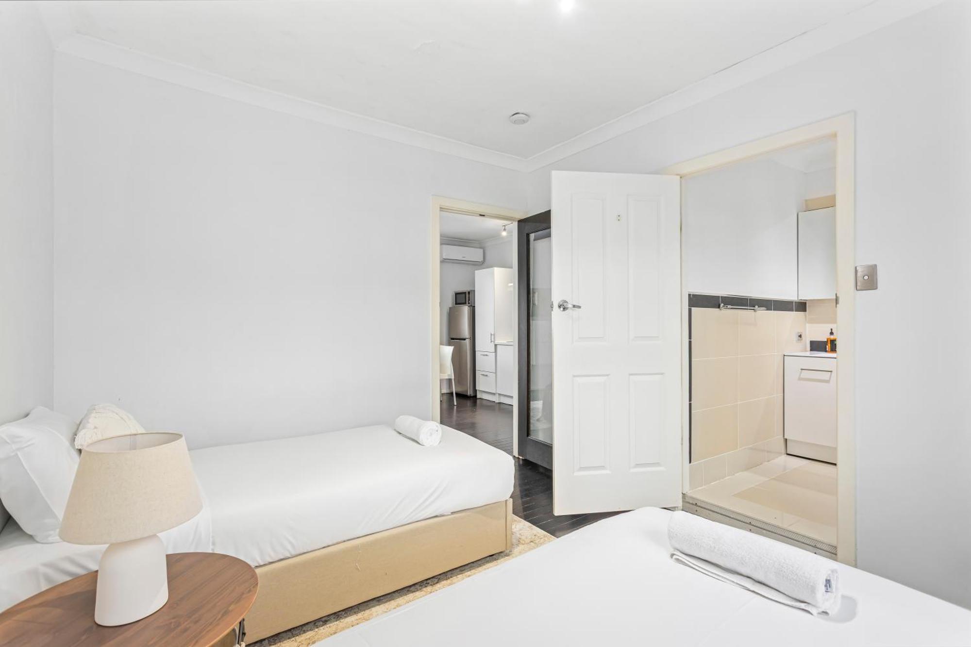 Peninsular Drive 1 Bedroom Gold Coast