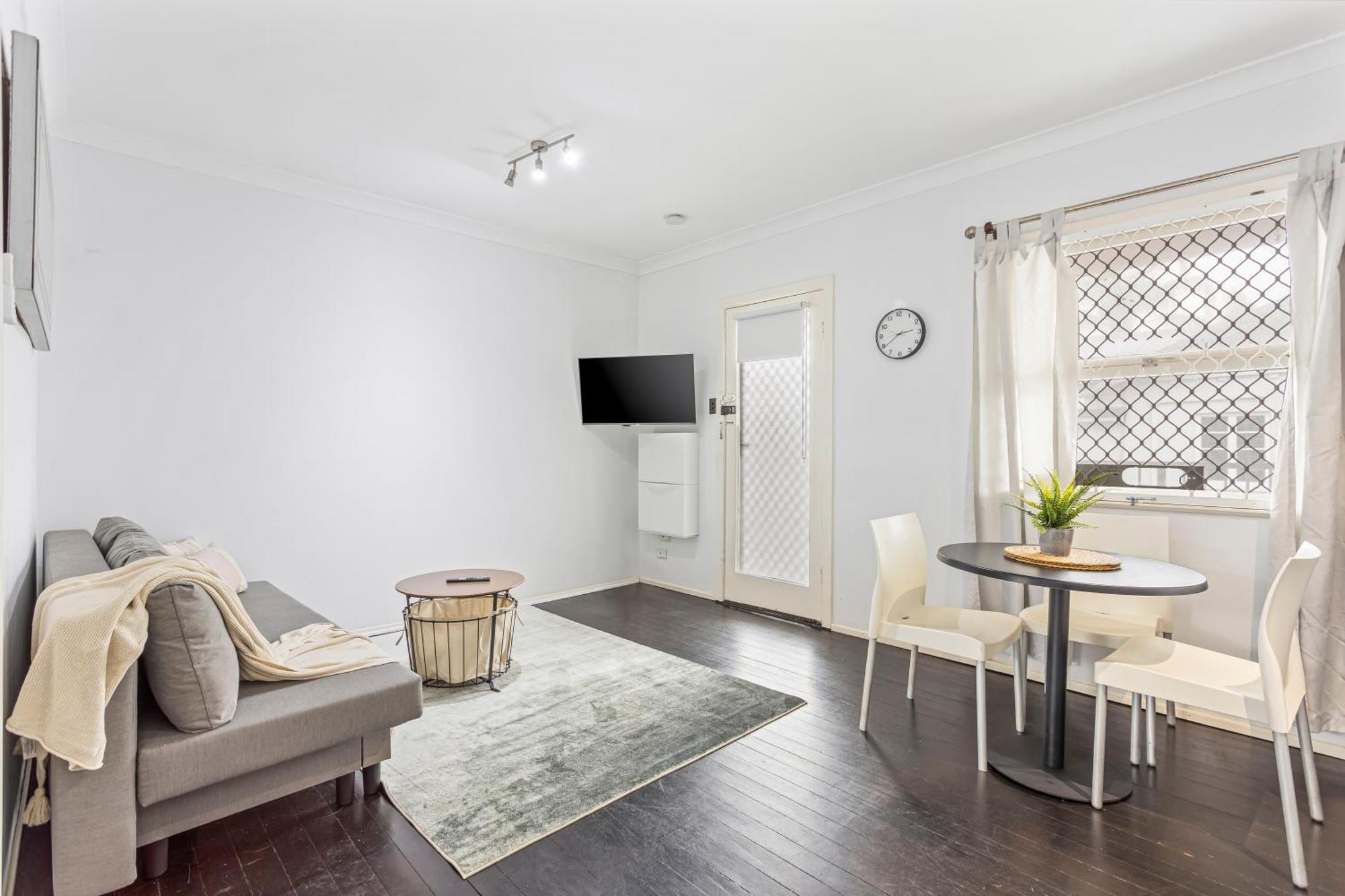 Peninsular Drive 1 Bedroom Apartment Gold Coast